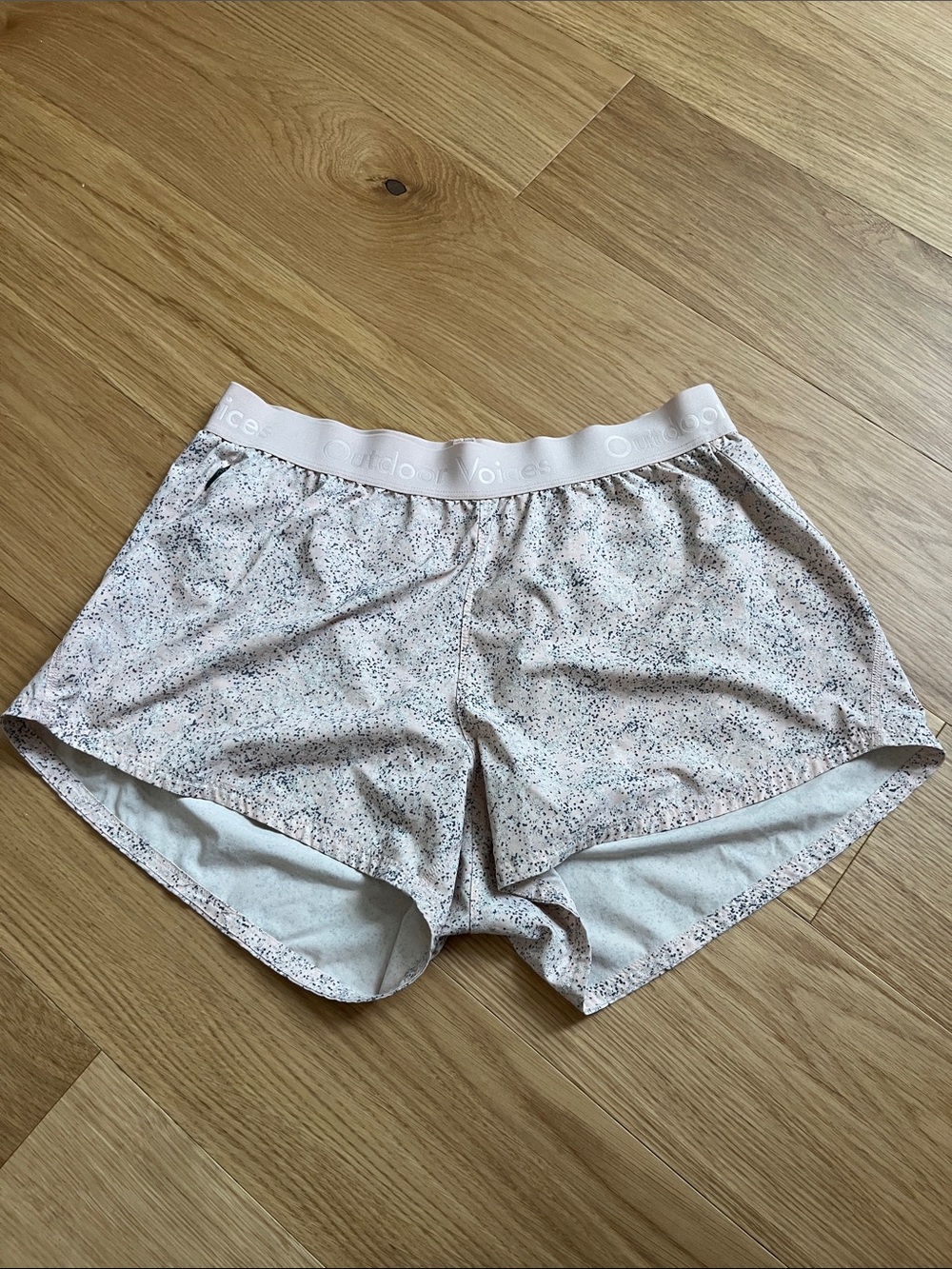 Outdoor Voices Women’s Relay Shorts Speckled size M